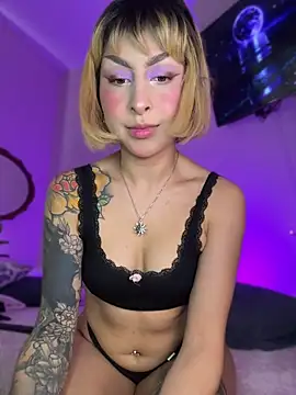 Cinamoonn online show from 16, 4, 2026