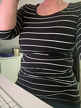 German Milf online show from 28, 2, 2025