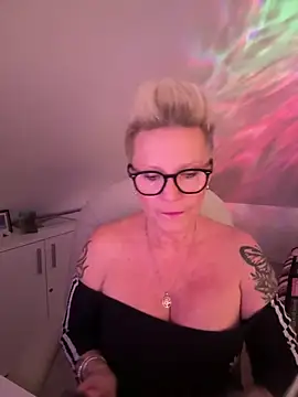 German Milf online show from 17, 12, 2025