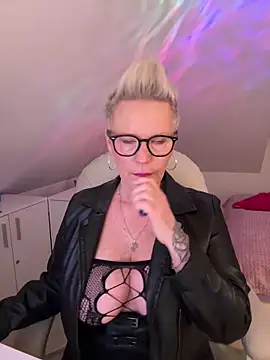 German Milf online show from 13, 4, 2026