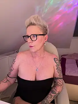 German Milf online show from 17, 4, 2026