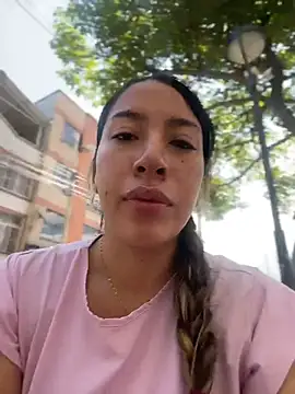 daniela henao online show from 22, 5, 2026