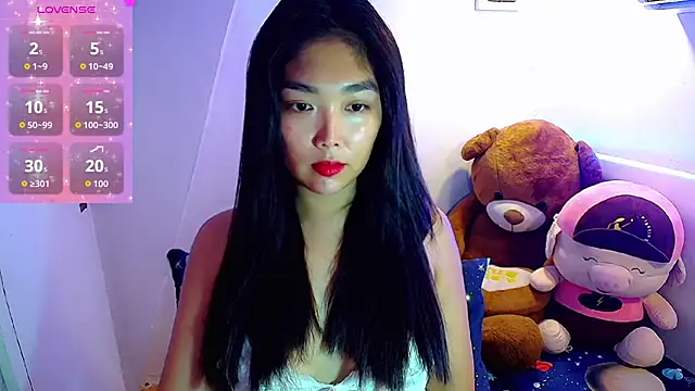 TR4NSCUTI3 online show from 5, 10, 2025