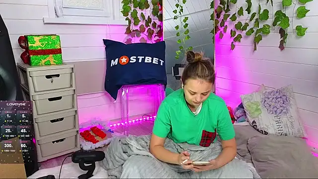 Misss Vikk online show from 9, 1, 2025