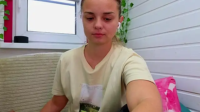 Misss Vikk online show from 16, 10, 2025