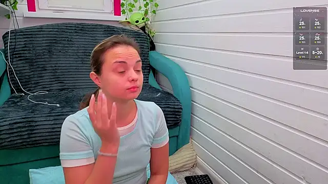 Misss Vikk online show from 24, 11, 2025