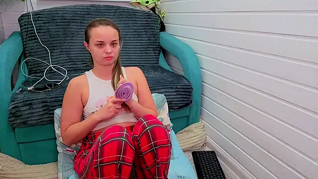 Misss Vikk online show from 27, 11, 2025