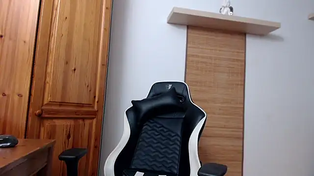 Snapshot of Lisakisss chatting on 9, 3, 2025 Lisakisss online show from 9, 3, 2025