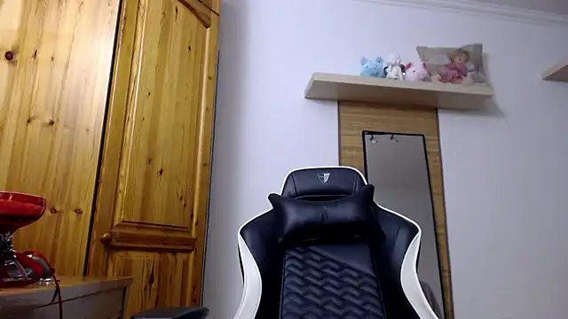 Snapshot of Lisakisss chatting on 25, 11, 2025 Lisakisss online show from 25, 11, 2025