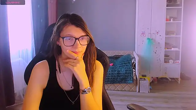 MollyLollipop online show from 25, 3, 2026