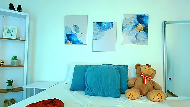 Isabella Harley online show from 30, 3, 2026