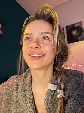 Snapshot of Kylie_Desire chatting on 28, 11, 2025 Kylie Desire online show from 28, 11, 2025