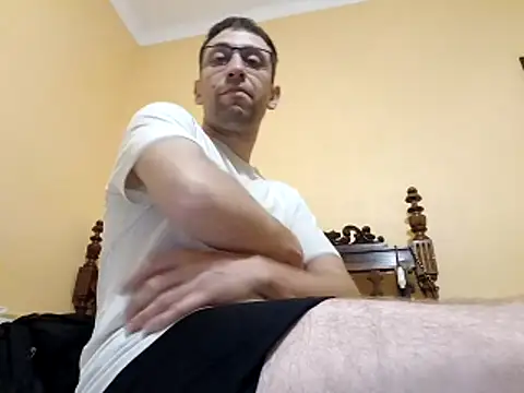 Snapshot of White_rabbit_ chatting on 30, 10, 2025 White rabbit  online show from 30, 10, 2025