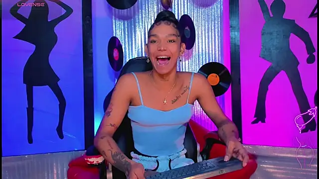 Snapshot of nickyminach_ chatting on 16, 7, 2026 nickyminach online show from 16, 7, 2026