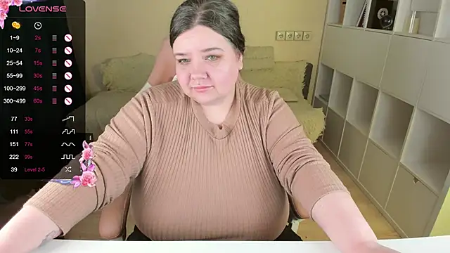 Snapshot of PlumPie chatting on 19, 10, 2025 PlumPie online show from 19, 10, 2025