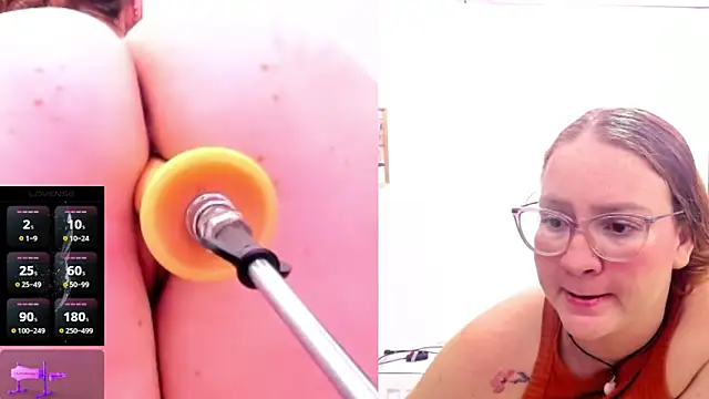 Snapshot of Paulina_Davis_ chatting on 28, 2, 2025 Paulina Davis online show from 28, 2, 2025