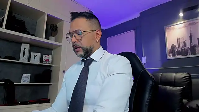 Snapshot of MrFrank_tattoo chatting on 10, 11, 2025 MrFrank tattoo online show from 10, 11, 2025