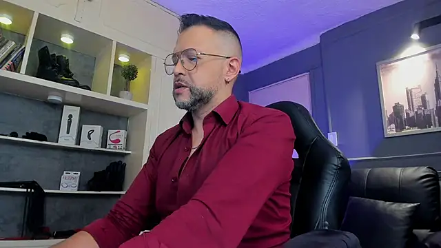 Snapshot of MrFrank_tattoo chatting on 15, 11, 2025 MrFrank tattoo online show from 15, 11, 2025