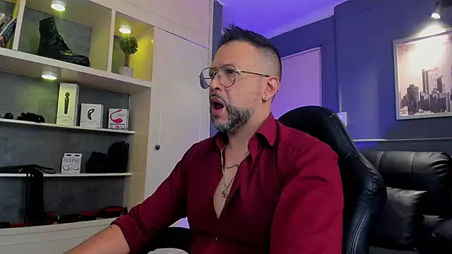 Snapshot of MrFrank_tattoo chatting on 21, 11, 2025 MrFrank tattoo online show from 21, 11, 2025