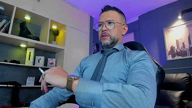 Snapshot of MrFrank_tattoo chatting on 24, 11, 2025 MrFrank tattoo online show from 24, 11, 2025