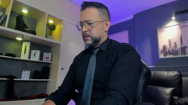 Snapshot of MrFrank_tattoo chatting on 28, 11, 2025 MrFrank tattoo online show from 28, 11, 2025