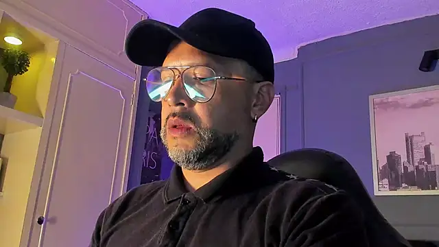 Snapshot of MrFrank_tattoo chatting on 2, 12, 2025 MrFrank tattoo online show from 2, 12, 2025