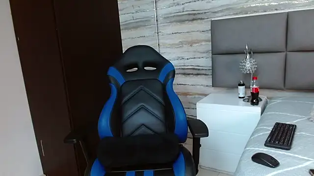 Snapshot of oliver__brown chatting on 13, 12, 2024 oliver brown online show from 13, 12, 2024