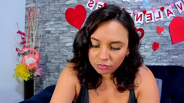 LizzRouse online show from 11, 2, 2025