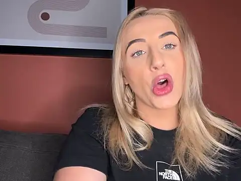 Strongqueen online show from 9, 3, 2025