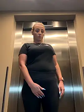 Strongqueen online show from 25, 9, 2025