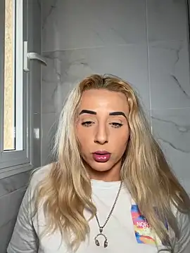 Snapshot of Strongqueen chatting on 5, 5, 2026 Strongqueen online show from 5, 5, 2026