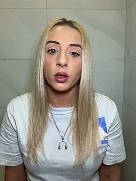 Snapshot of Strongqueen chatting on 4, 6, 2026 Strongqueen online show from 4, 6, 2026