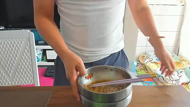 Snapshot of guozuo chatting on 15, 9, 2025 guozuo online show from 15, 9, 2025