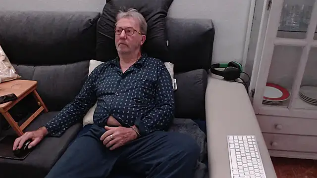 Nudelschwanz online show from 8, 3, 2025