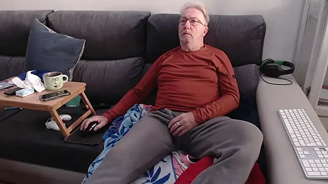 Nudelschwanz online show from 3, 12, 2025