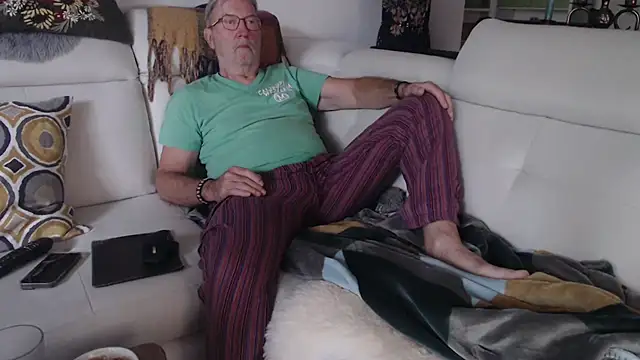 Snapshot of Nudelschwanz chatting on 1, 6, 2026 Nudelschwanz online show from 1, 6, 2026