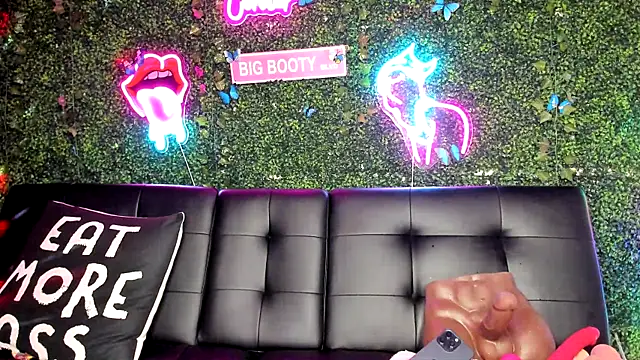 ThickAssRena online show from 14, 12, 2024