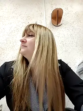 Snapshot of Office_Albertina chatting on 22, 10, 2025 Office Albertina online show from 22, 10, 2025