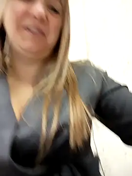 Snapshot of Office_Albertina chatting on 27, 10, 2025 Office Albertina online show from 27, 10, 2025