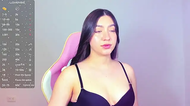 Snapshot of alice-love1 chatting on 6, 12, 2024 alice-love1 online show from 6, 12, 2024