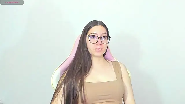 Snapshot of alice-love1 chatting on 2, 3, 2025 alice-love1 online show from 2, 3, 2025