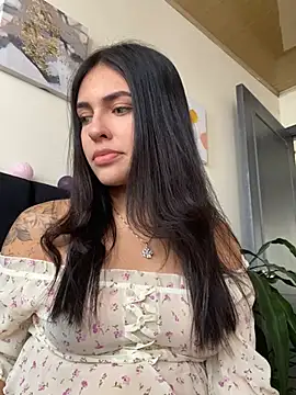 DaphneUwu online show from 10, 12, 2024