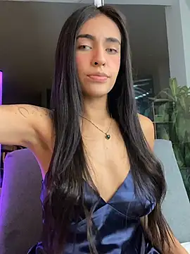 Snapshot of DaphneUwu chatting on 9, 7, 2026 DaphneUwu online show from 9, 7, 2026