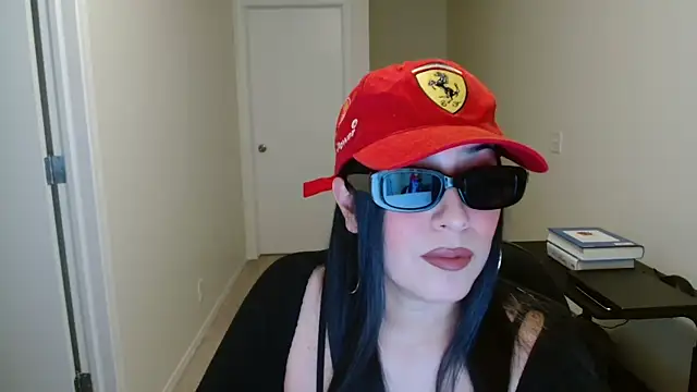 Sassy Latina online show from 4, 12, 2025