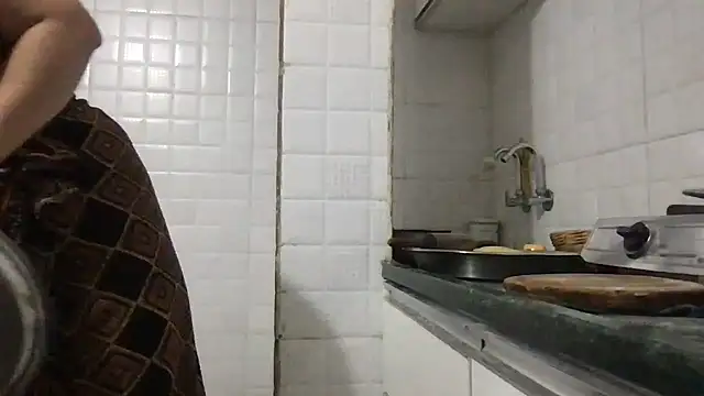 Snapshot of Riyasingh9 chatting on 11, 2, 2025 Riyasingh9 online show from 11, 2, 2025