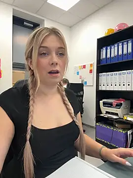 CherryAuroraa online show from 5, 12, 2024