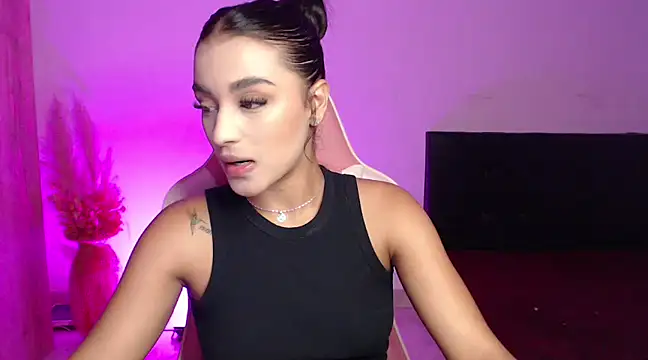 Snapshot of GiltRosebush chatting on 3, 12, 2024 GiltRosebush online show from 3, 12, 2024