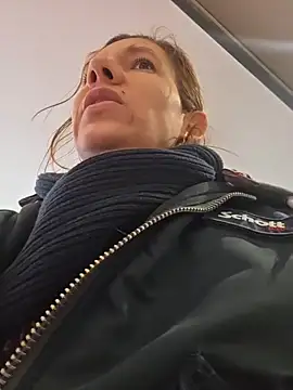 Lina lou4 online show from 22, 2, 2026