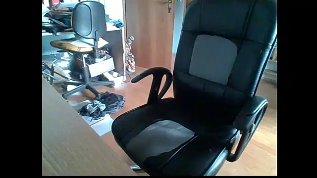 Snapshot of michl9322 chatting on 6, 10, 2025 michl9322 online show from 6, 10, 2025