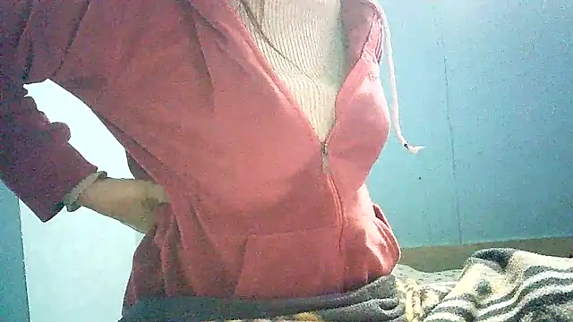 Snapshot of lovelydesi21 chatting on 6, 1, 2025 lovelydesi21 online show from 6, 1, 2025